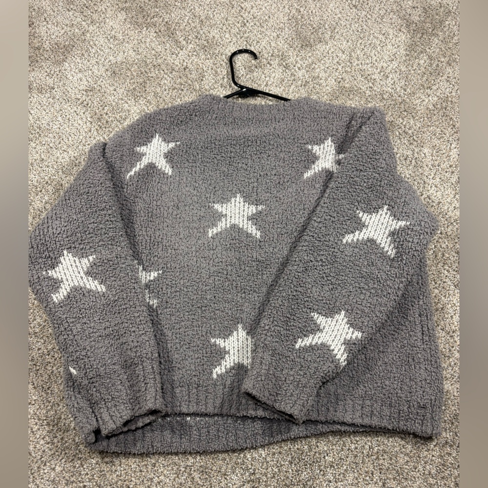 Gray Star Pattern Sweater - Picture 2 of 3